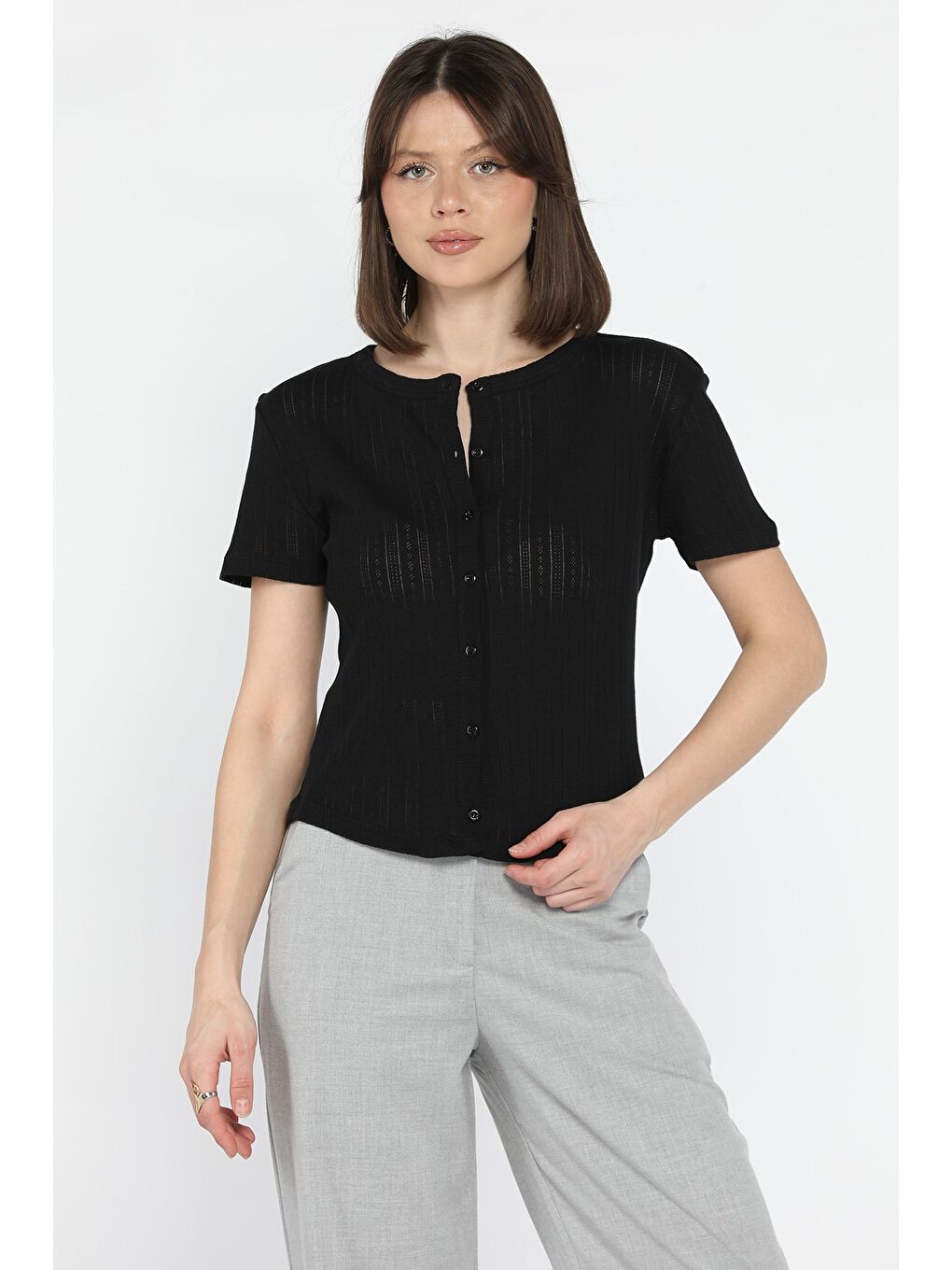 Siyah Kadın Boydan Düğmeli Ajurlu Bluz