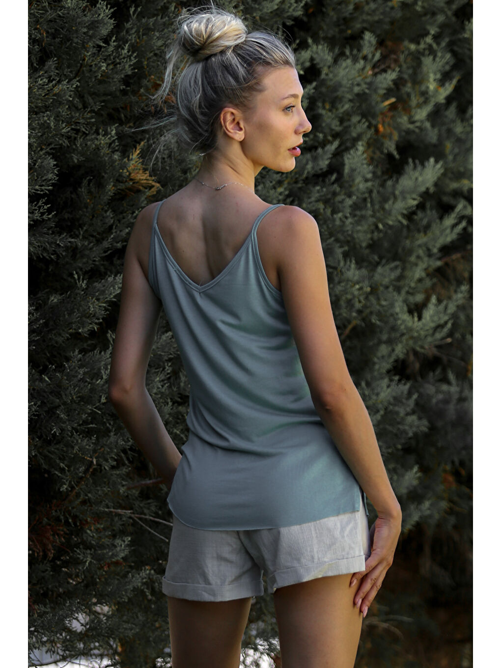 Haki V Yaka Askılı Yarım Astarlı Yırtmaçlı Örme Basic Casual Bluz-7