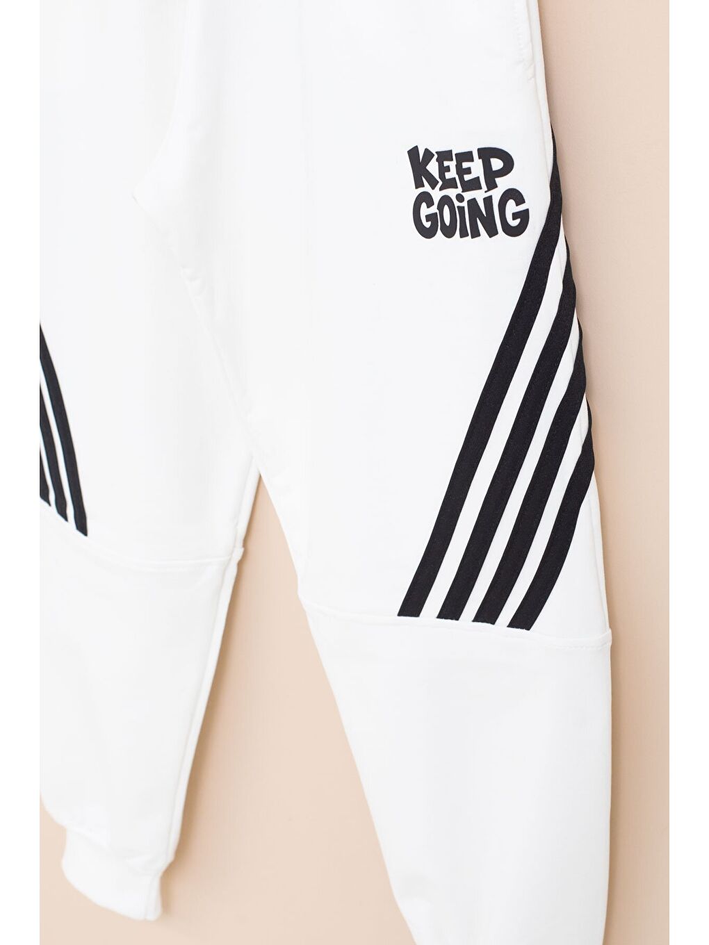 Beyaz Erkek Çocuk Keep Going Yazılı Şeritli Erkek Çocuk Kapüşonlu Eşofman Takımı 23417-2