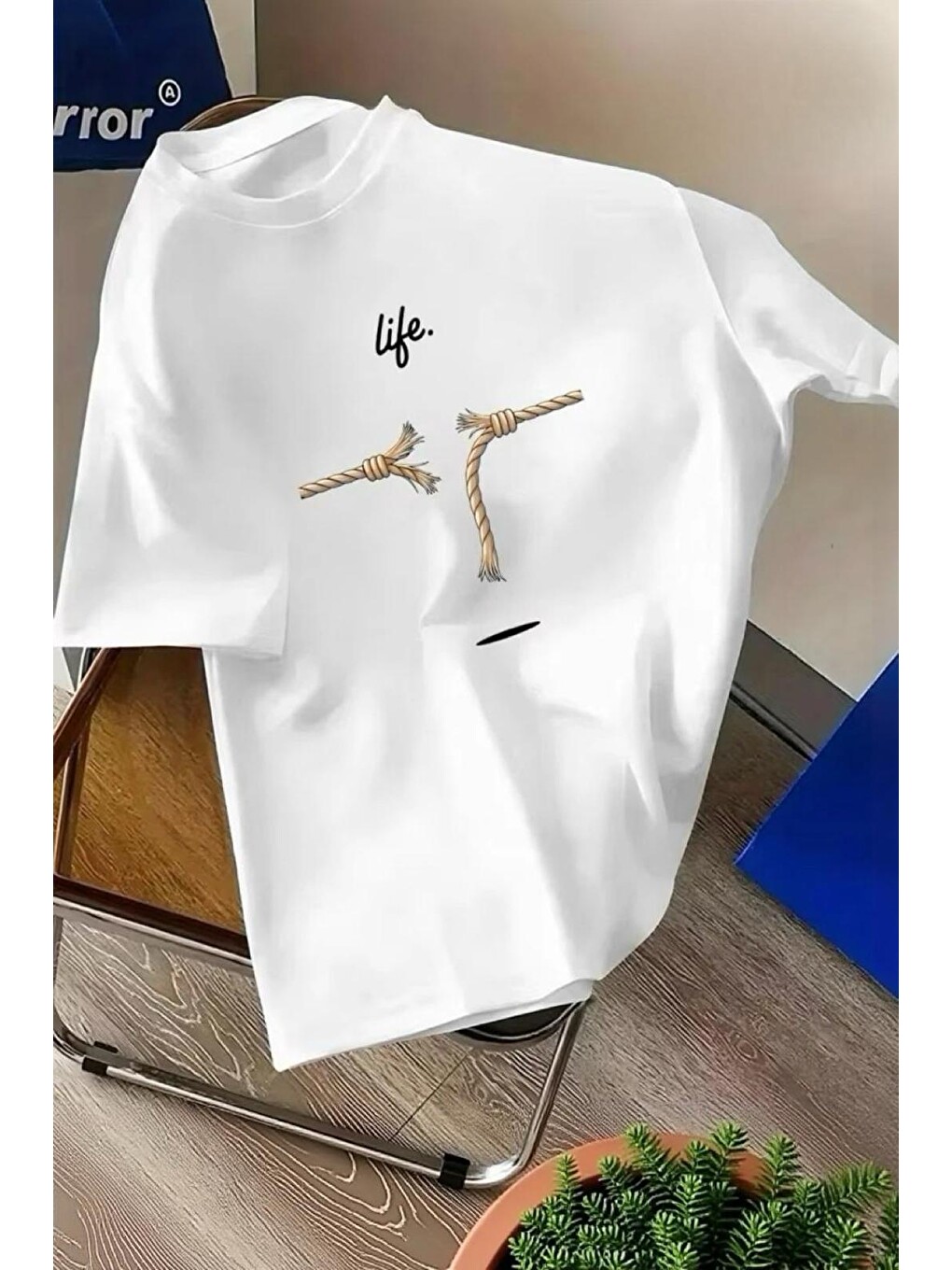 Beyaz Life Design Minimalist İllüstrasyon Baskılı Unisex Oversize Tişört