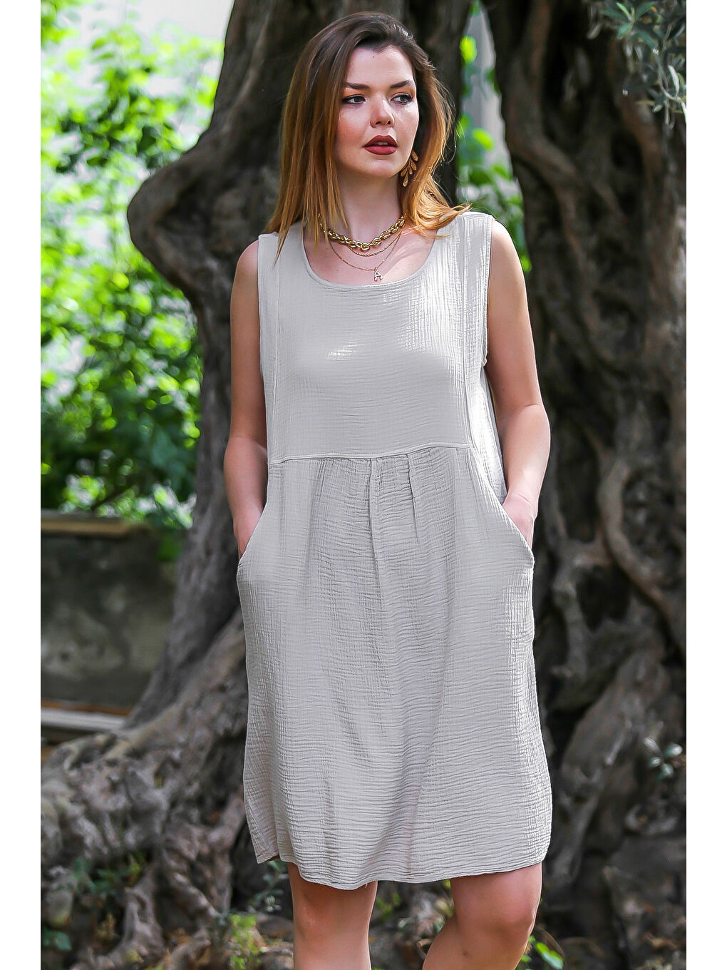 Bej Organik Pamuk Vizon Yuvarlak Yaka Kolsuz Cepli Dokuma Casual Müslin Elbise-3