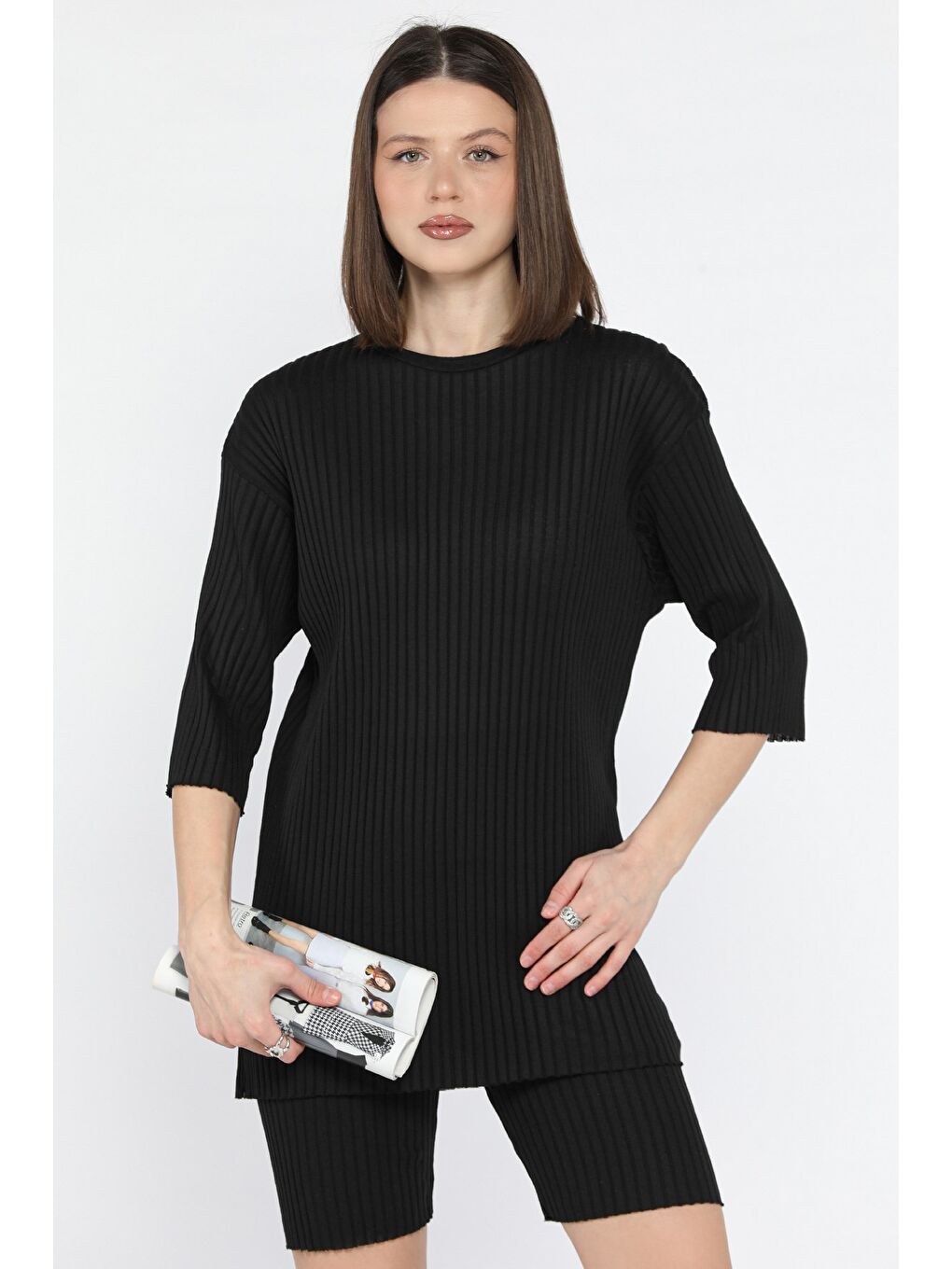 Siyah Bisiklet Yaka Yarım Kol Bluz Şort İkili Takım-1