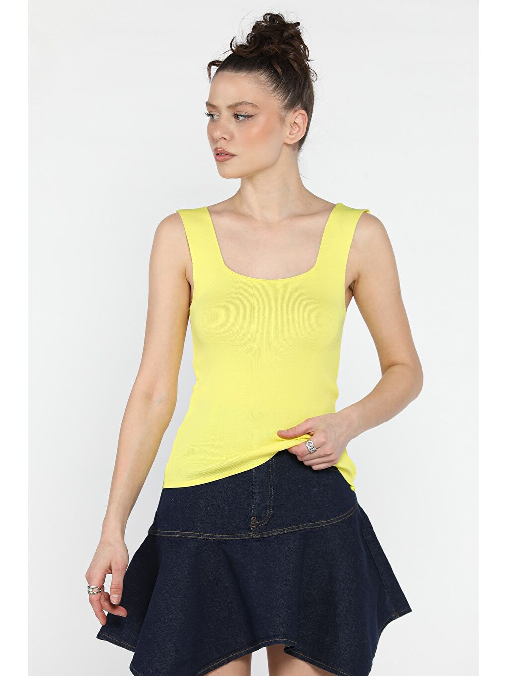 Sarı Kadın Kare Yaka Kalın Askılı Elastanlı Triko Bluz-1