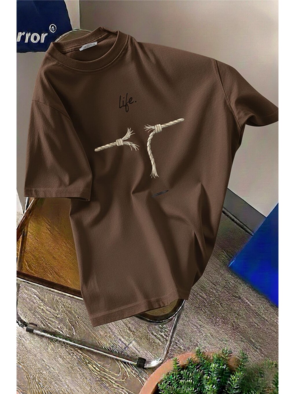 Kahverengi Life Design Minimalist İllüstrasyon Baskılı Unisex Oversize Tişört