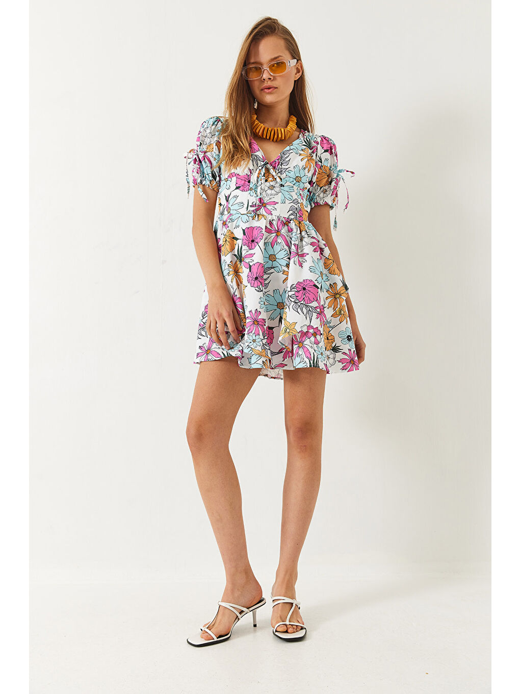 Mavi Kadın Emprime Vatkalı Çiçek Desenli Fiyonk Detaylı Mini Elbise-3