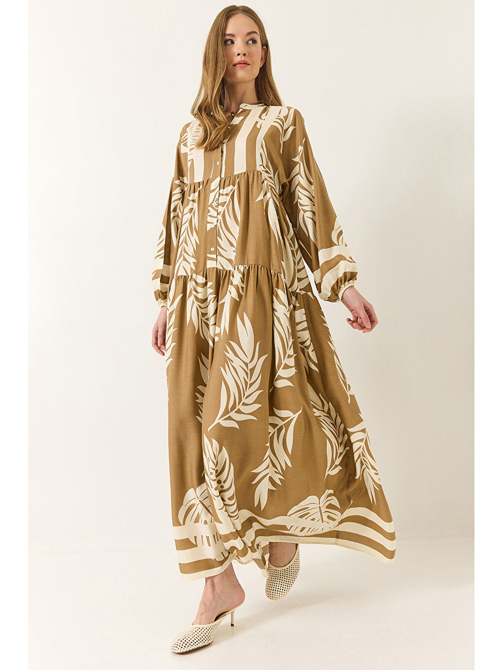 Sarı Kadın V Yaka Düğme Detaylı Desenli Yazlık Salaş Uzun Viskon Elbise