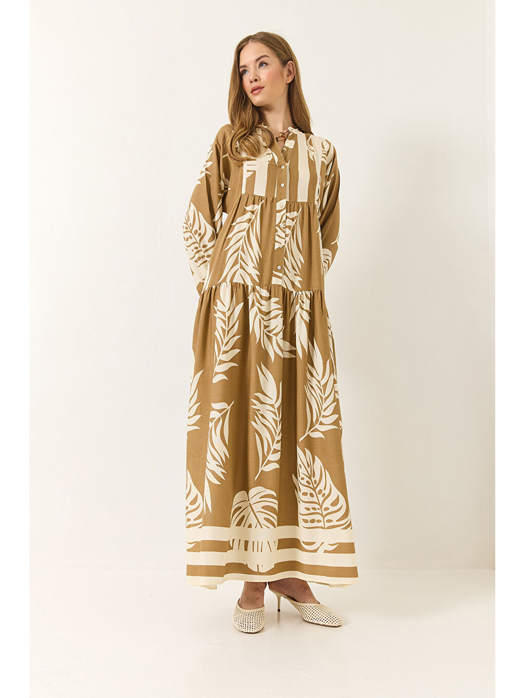 Sarı Kadın V Yaka Düğme Detaylı Desenli Yazlık Salaş Uzun Viskon Elbise-3