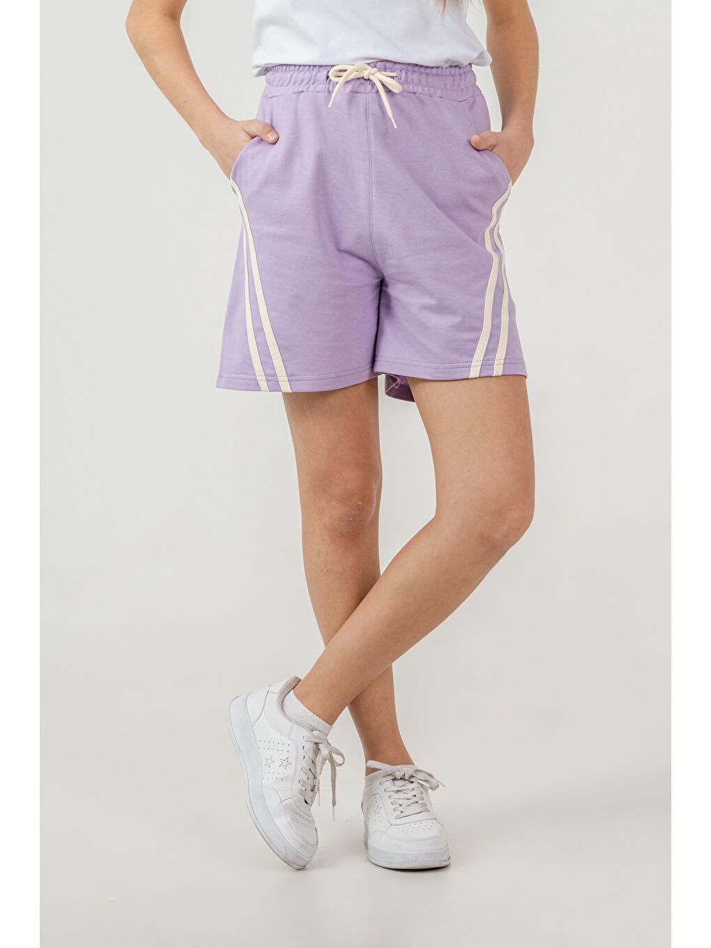 Lila Yanlar Çift Şerit Biyeli Kız Çocuk Şort-1