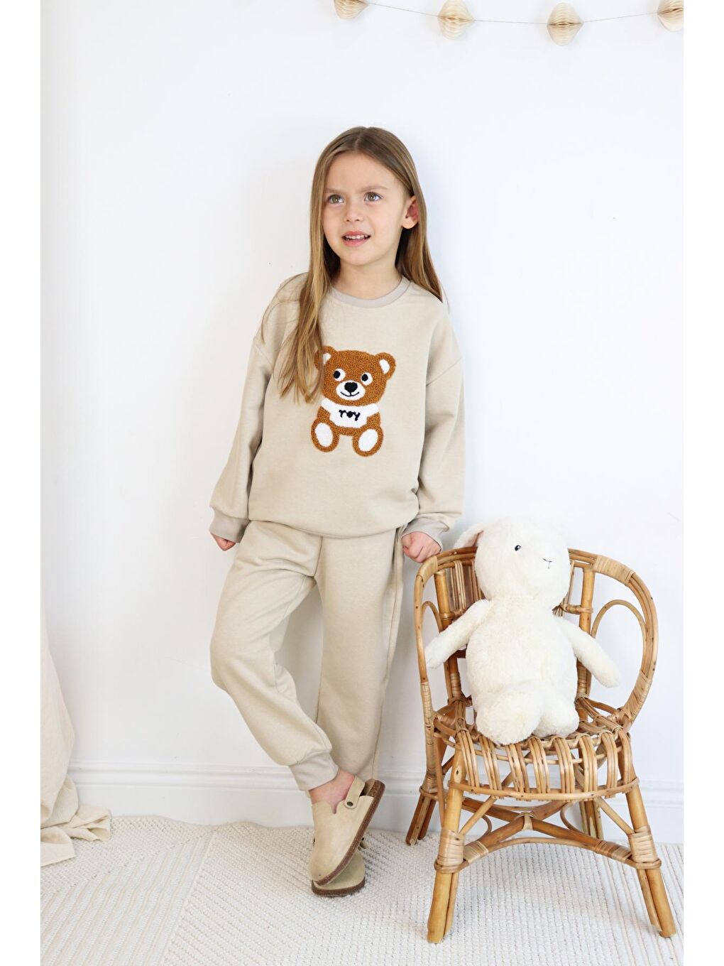 Ekru Kız-Erkek (Unisex) Çocuk İnterlok Kumaş Orta Kalınlıkta Nakışlı-Baskılı Örme Basic Eşofman Takımı