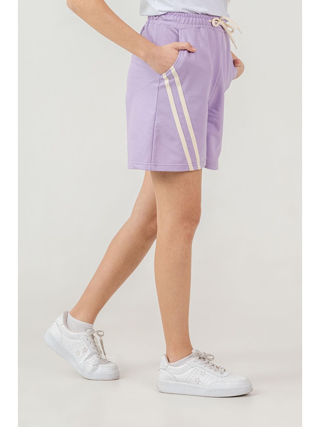 Lila Yanlar Çift Şerit Biyeli Kız Çocuk Şort-3