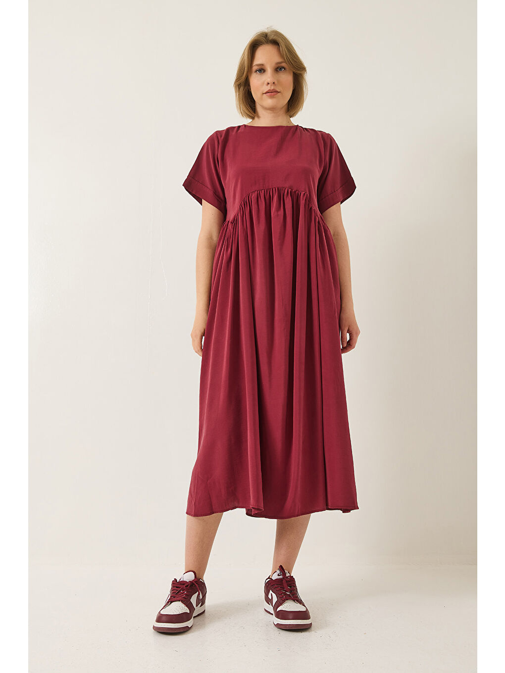 Bordo Kadın Kısa Kollu Asimetrik Dikiş Detaylı Cepli Yazlık Modal Elbise-1