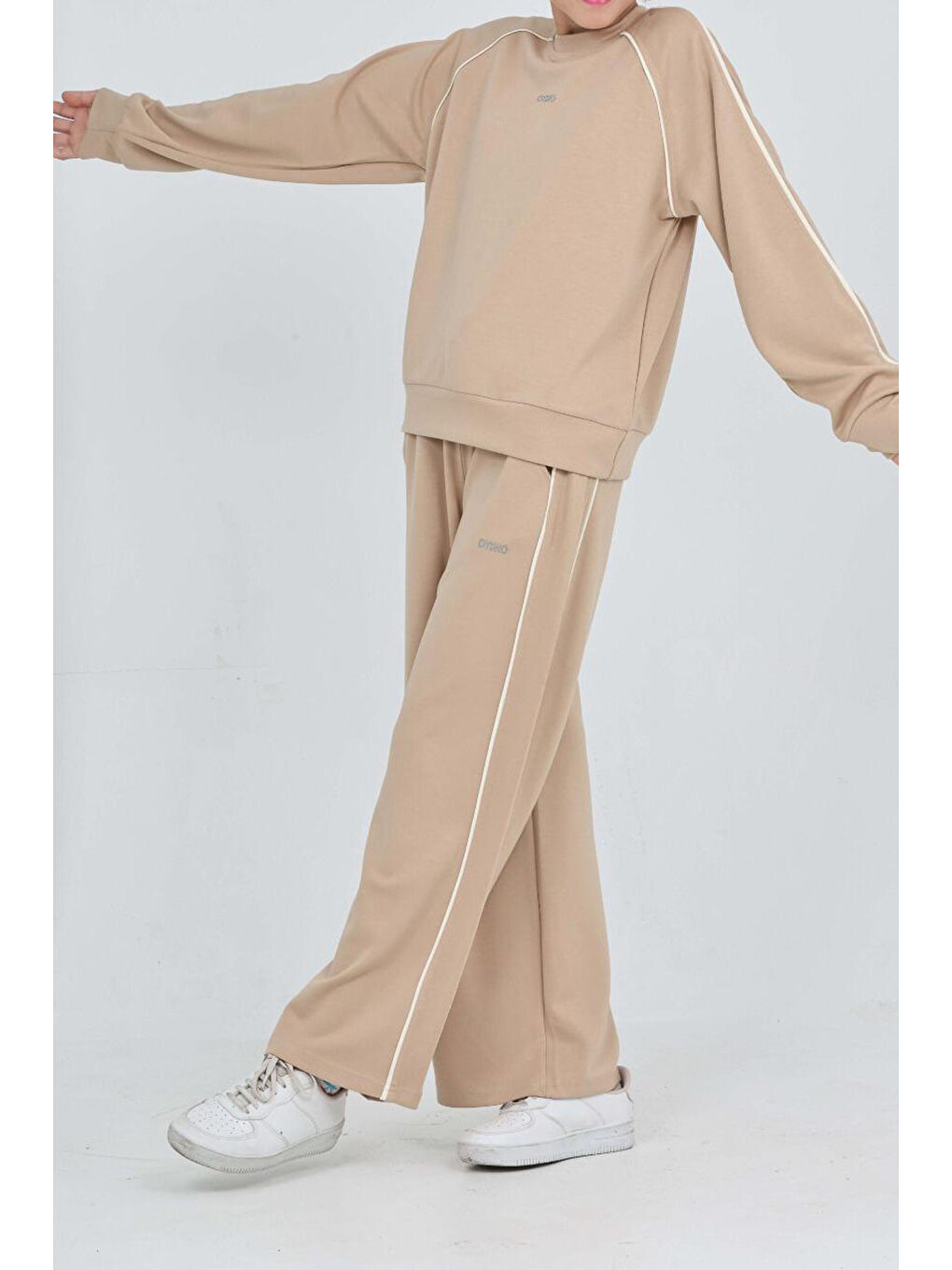 Bej Kız Çocuk Double Face Kumaş Şerit Detaylı Alt-Üst Takım 12303