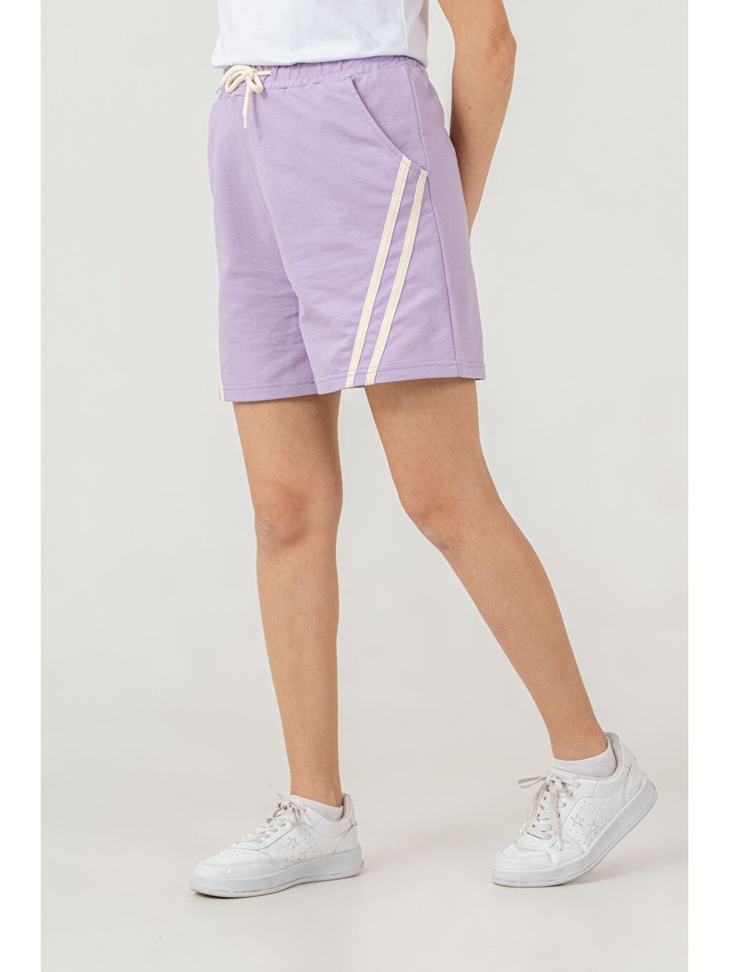 Lila Yanlar Çift Şerit Biyeli Kız Çocuk Şort-4