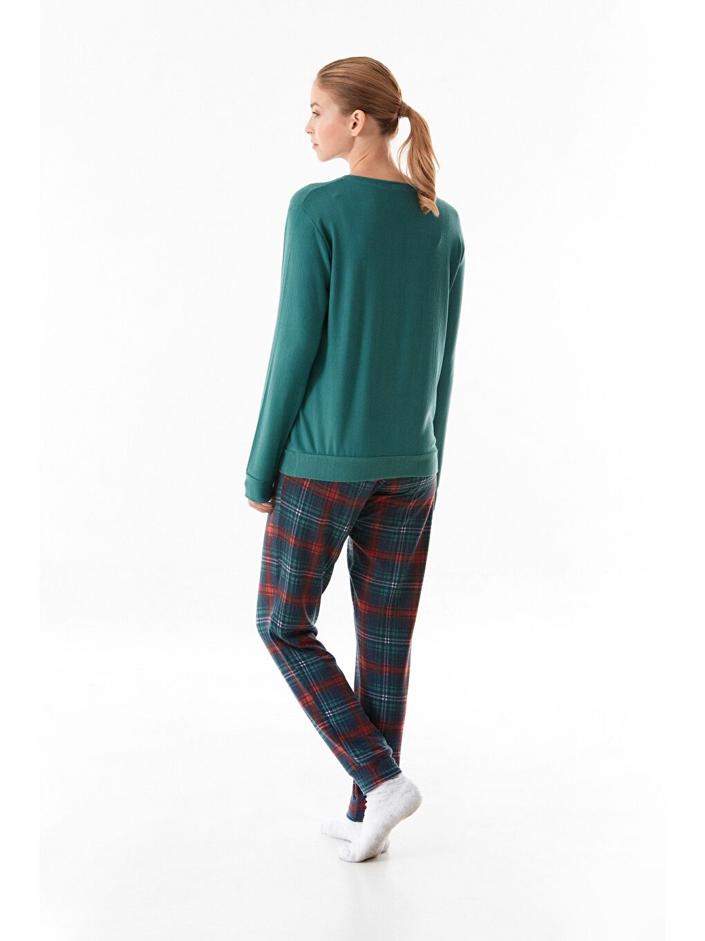 Yeşil Bonjour Yazı Nakışlı 2'li Kadife Pijama Takımı-4