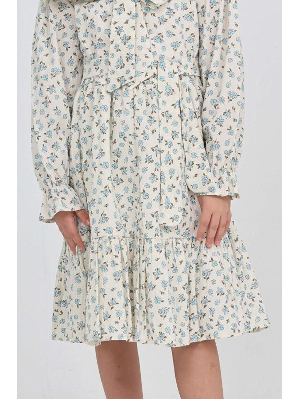 Mavi Kız Çocuk Fiyonk Yakalı Bel Kuşaklı Çiçek Desenli Kloş Etekli Elbise 12301-2