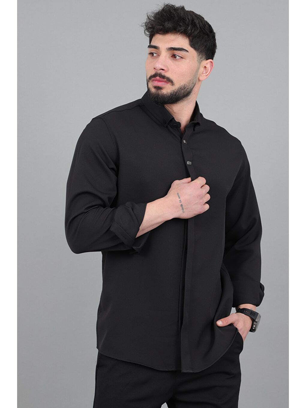 Siyah Düğme Detay Premium Yazlık Uzun Kol Gömlek QCM 6727_40419-4