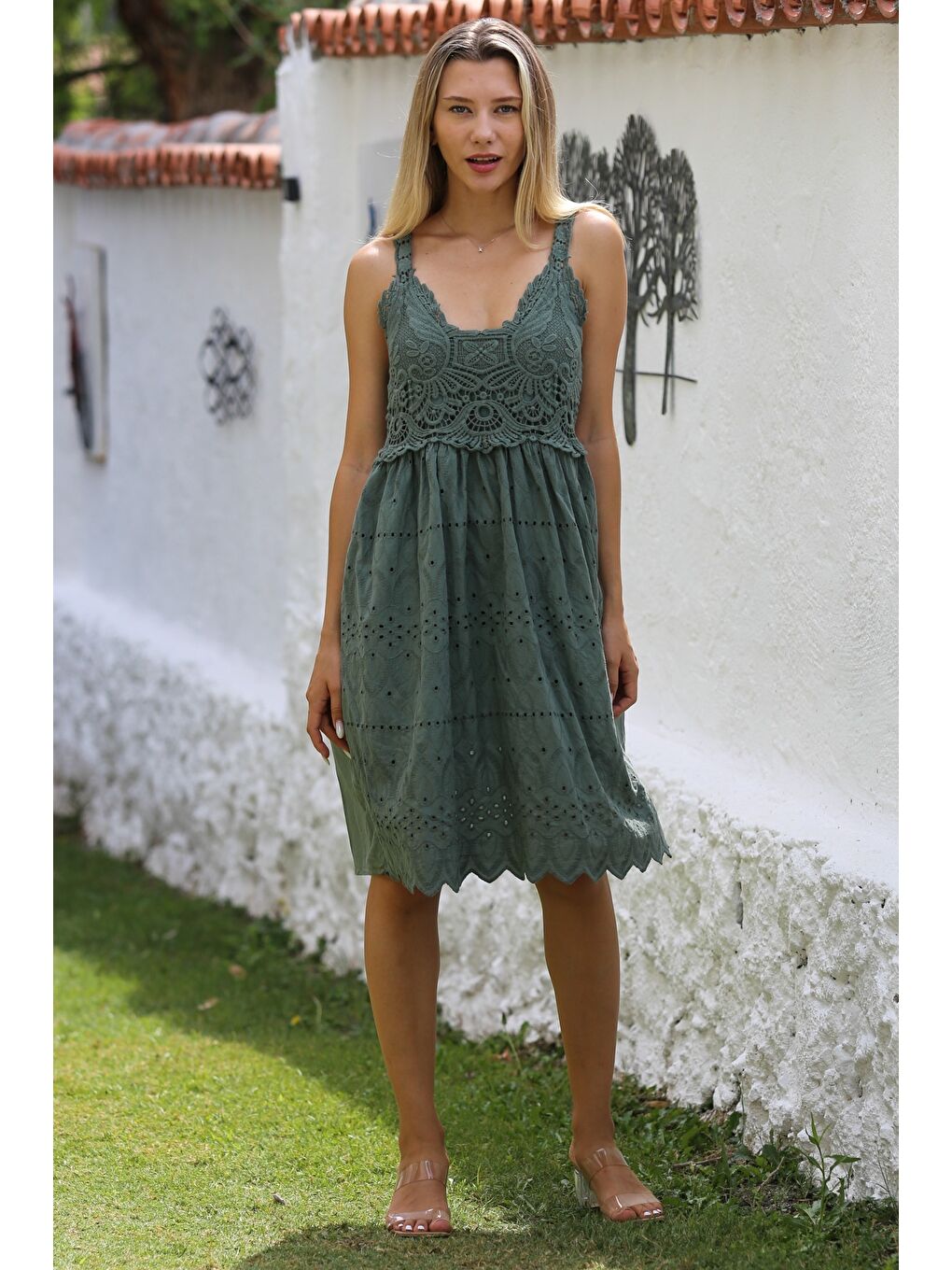 İtalyan Haki Askılı Dantelli Fistolu Dokuma Casual Elbise-5