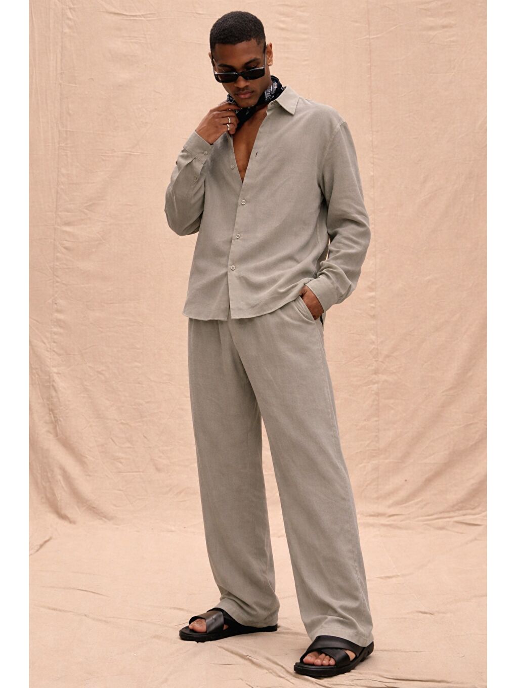 Gri Erkek Haki Lyocell Kumaş Oversize Gömlek Pantolon Takım – Rahat Kesim Yazlık Kombin