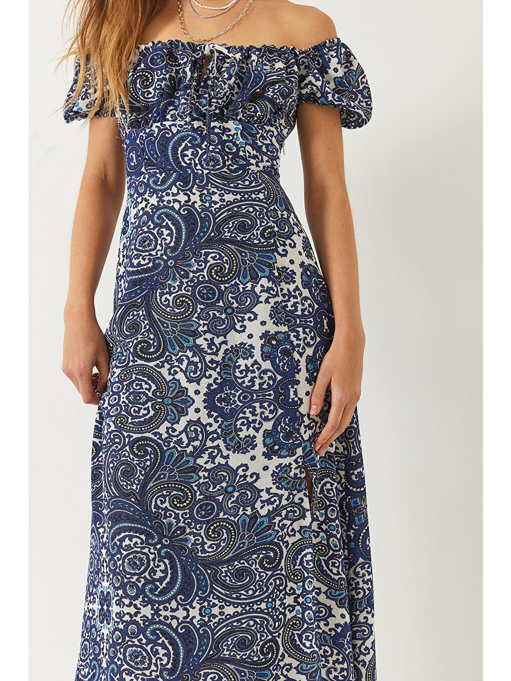 Mavi Kadın Bağlama Yakalı Yırtmaç Detaylı Desenli Midi Elbise-4