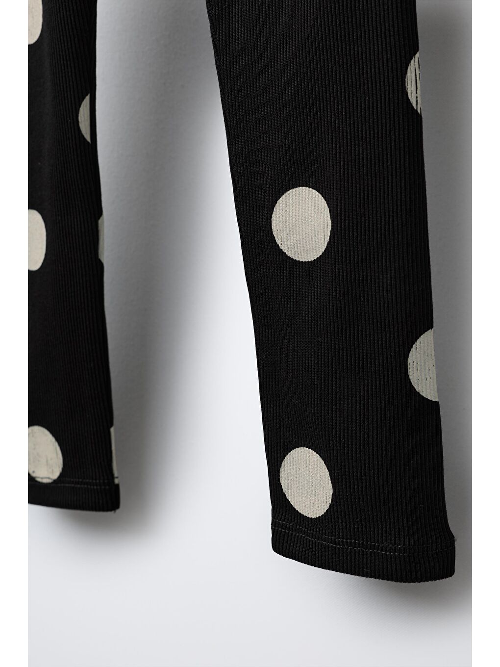 Kız Çocuk Pamuklu Siyah Puantiye Desenli Sweatshirt Tayt Alt-Üst Takım-4