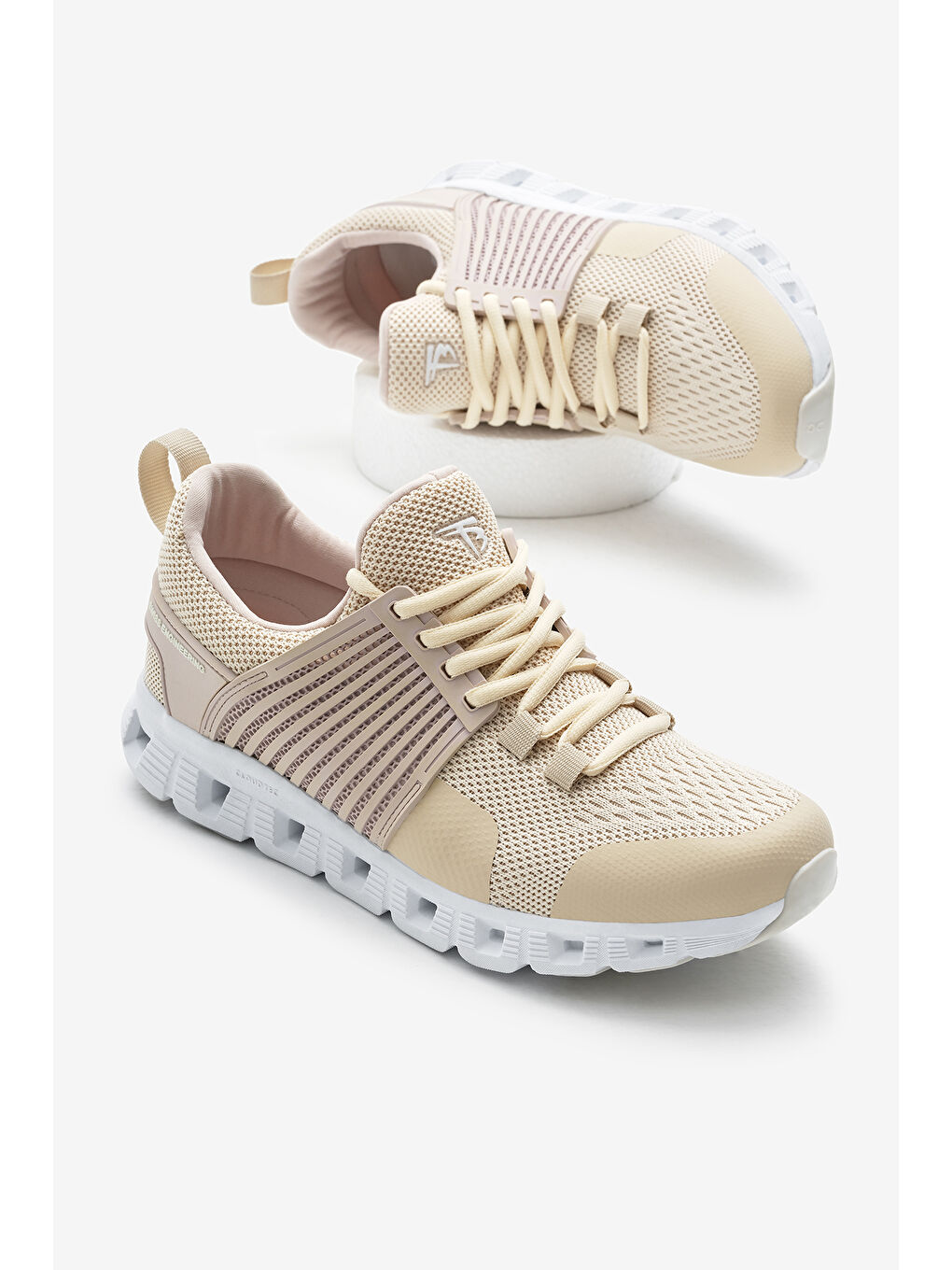 Ekru Unisex Krem Tasarım Termo Taban Şeritli Nefes Alabilen Kumaş Bağcıklı Spor Ayakkabı