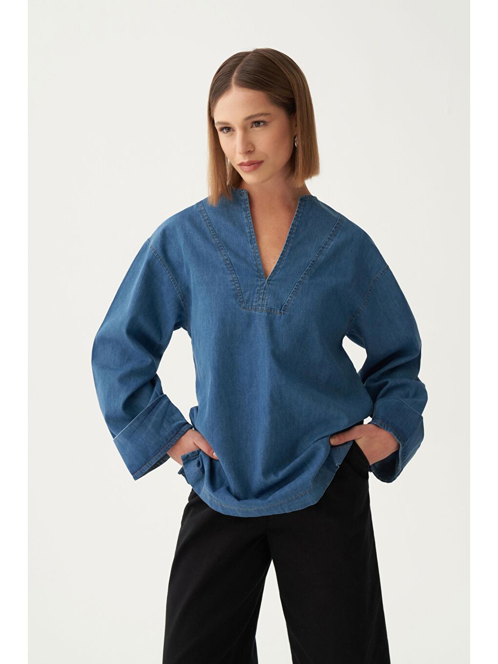 Açık Mavi-V Yaka Denim Gömlek Tunik