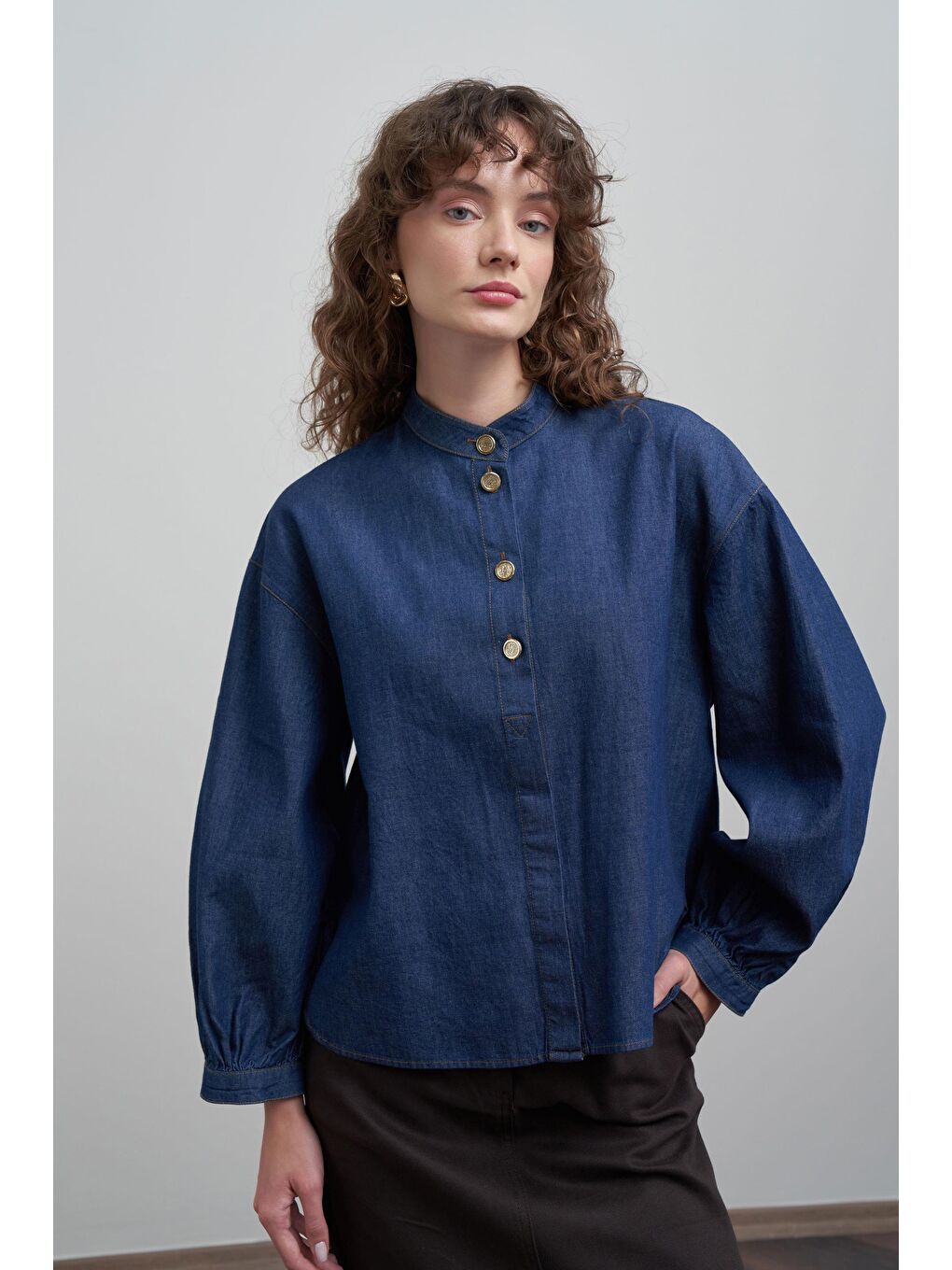 Koyu Mavi-Gold Dügmeli Denim Gömlek