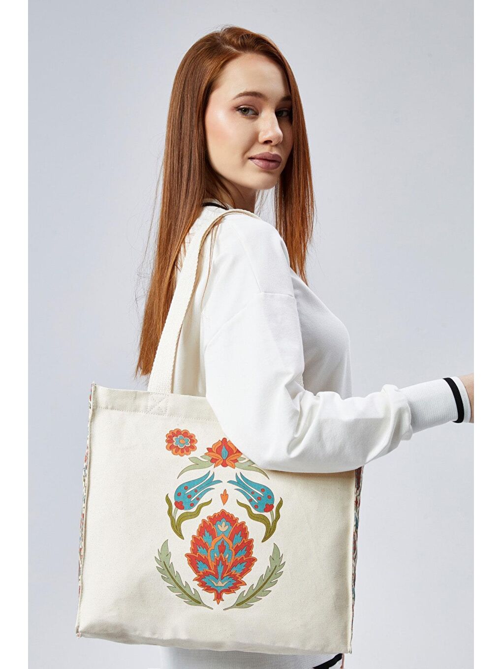 Ekru Kanvas Körükleri Koyu Kahve Baskılı Çanta-2