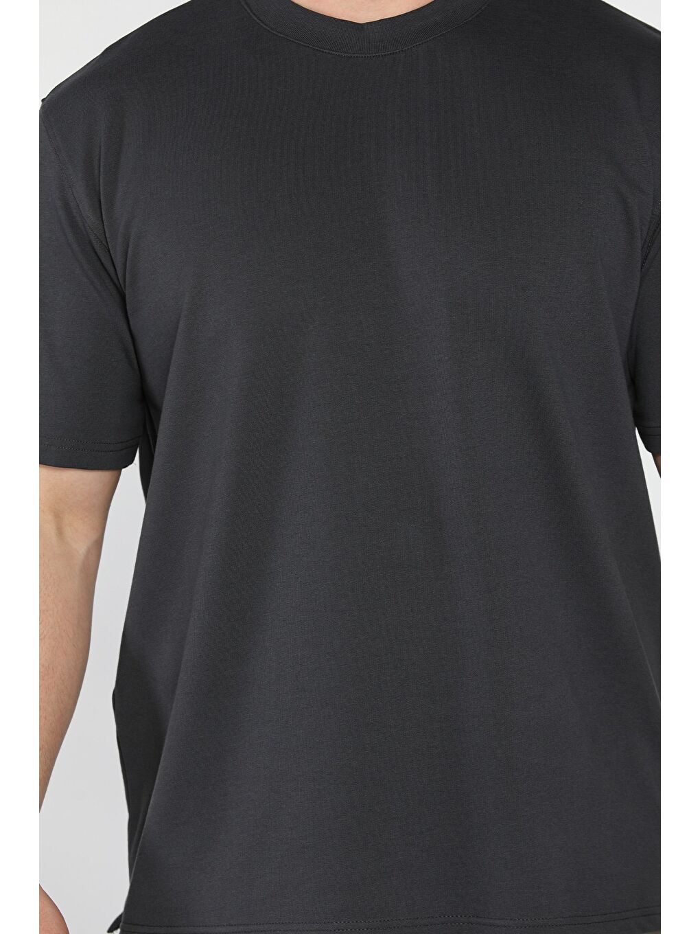 Gri Erkek Bisiklet Yaka Tişört-3