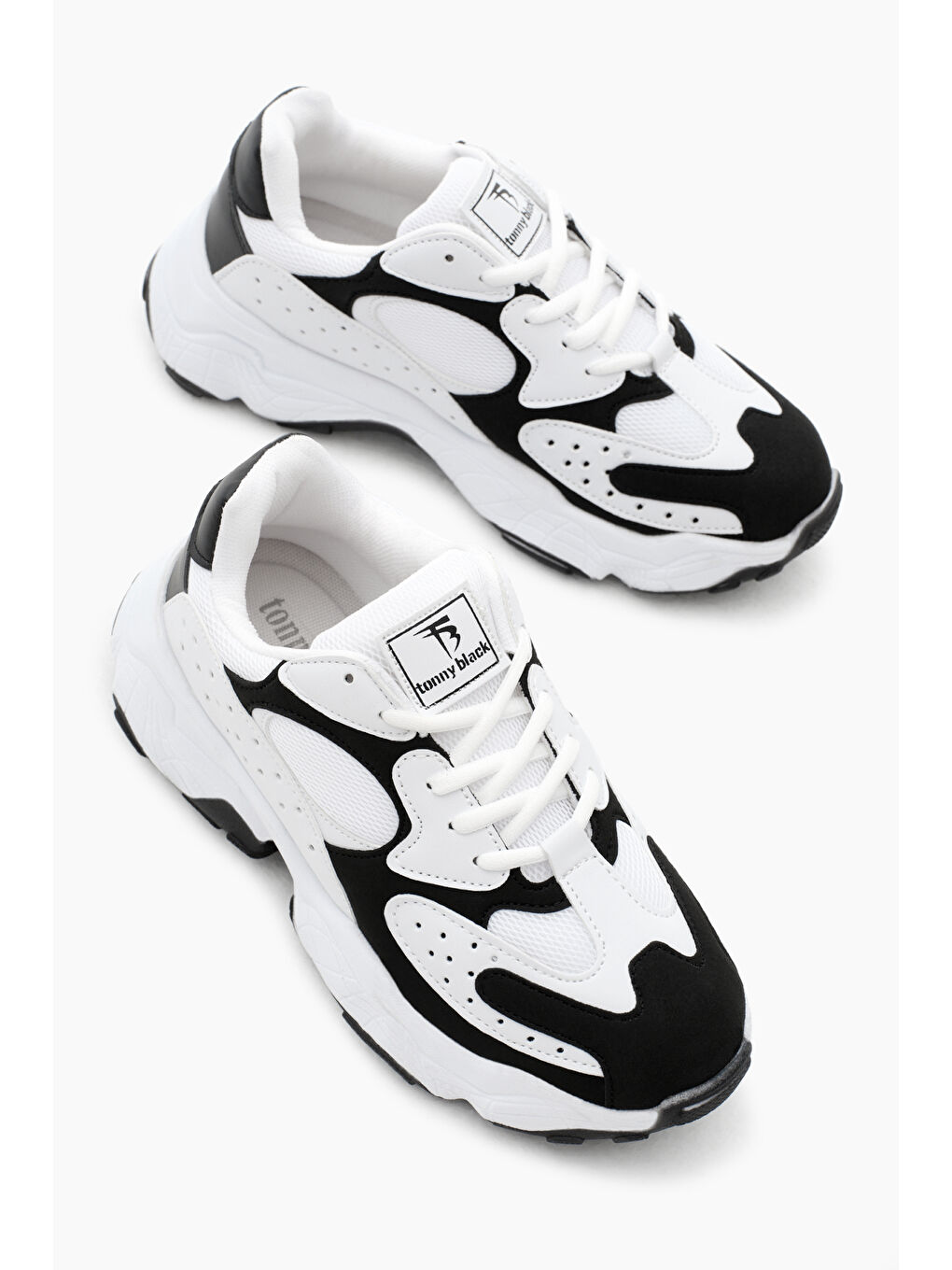 Kadın Beyaz Siyah File Rahat Kalıp Yüksek Taban Bağcıklı Spor Ayakkabı-1