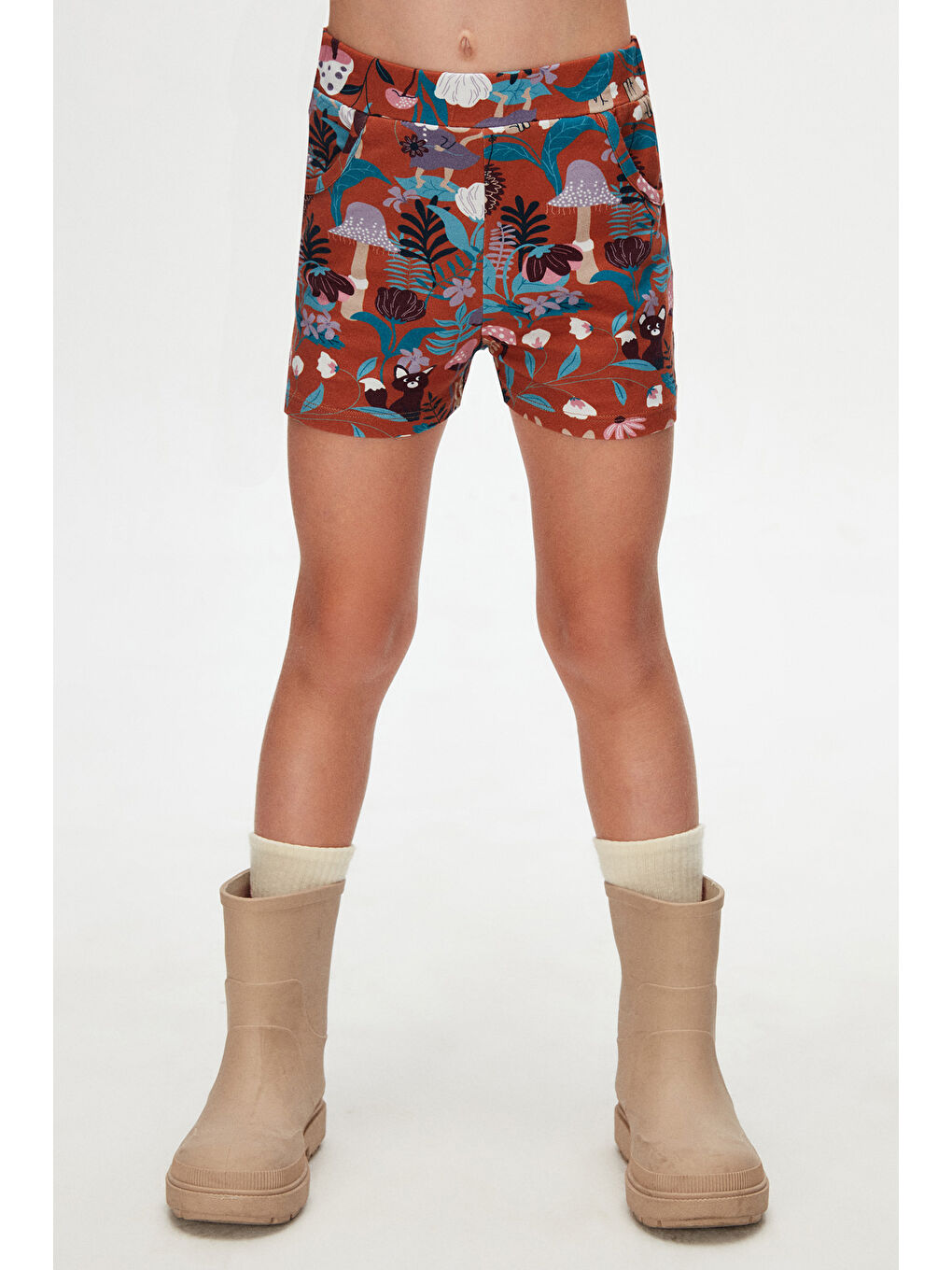 Kahverengi Kız Çocuk Forest Animals Desenli Cepli Şort-1