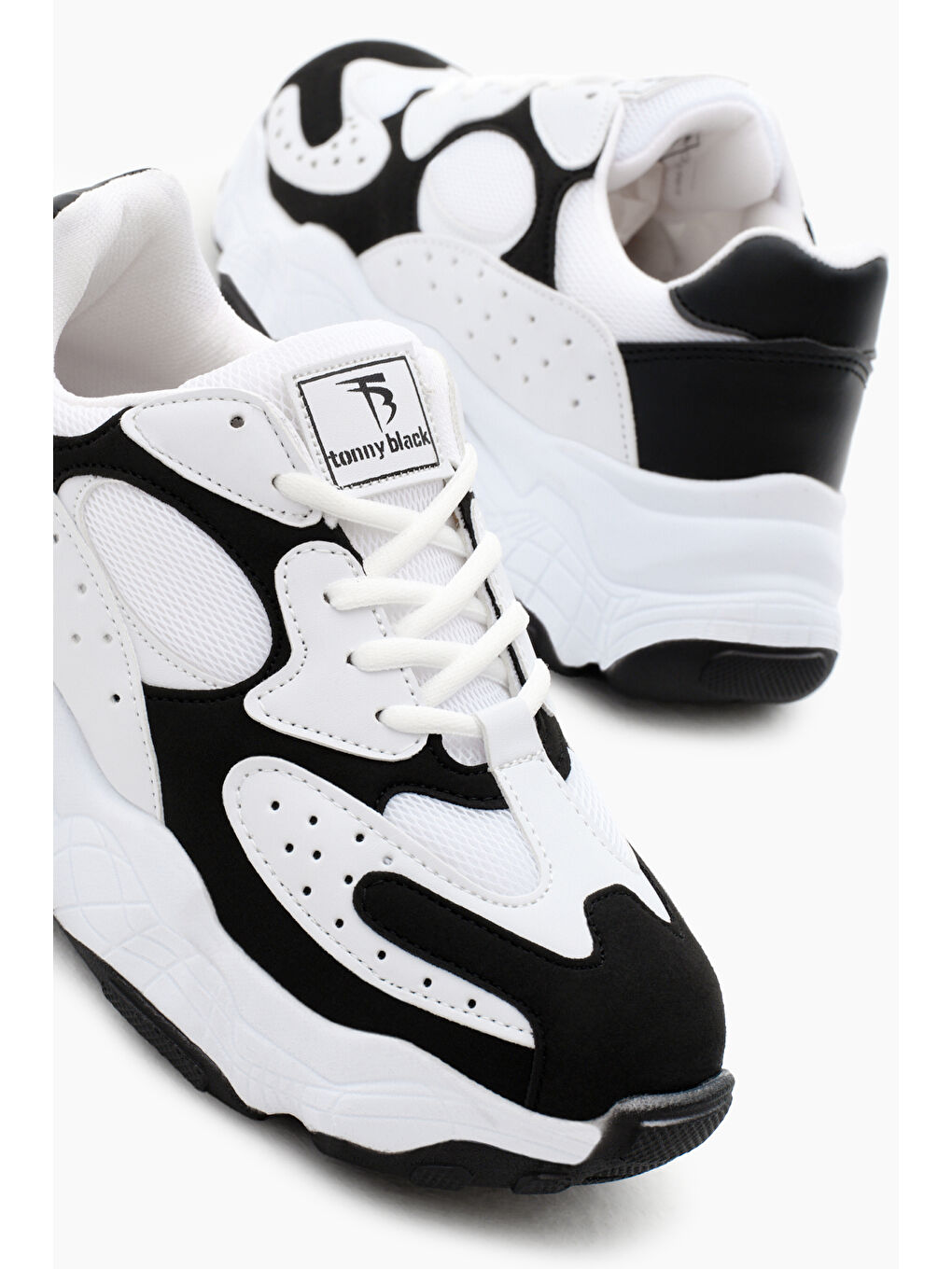 Kadın Beyaz Siyah File Rahat Kalıp Yüksek Taban Bağcıklı Spor Ayakkabı-2