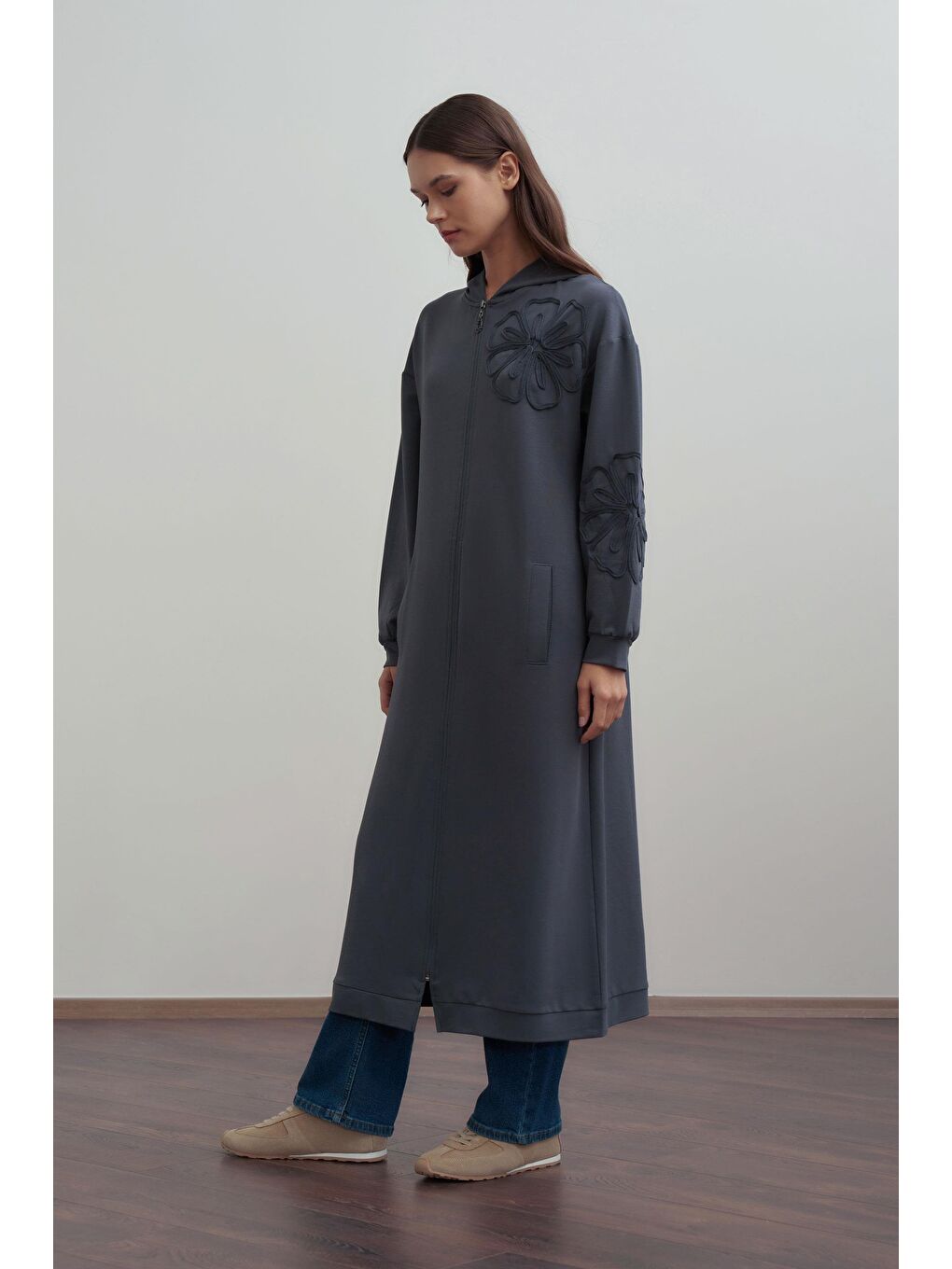 Antrasit-Nakışlı Kapüşonlu Pamuklu Fermuarlı Sweat-1