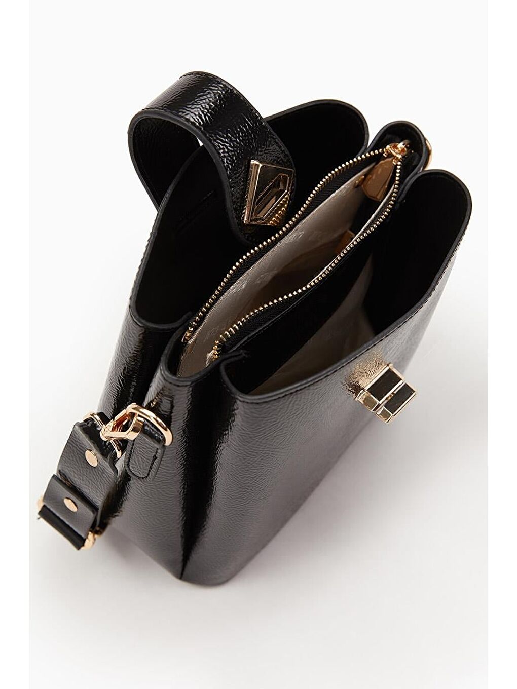 Siyah Kırışık Rugan Kadın Omuz Çantası 930167-4