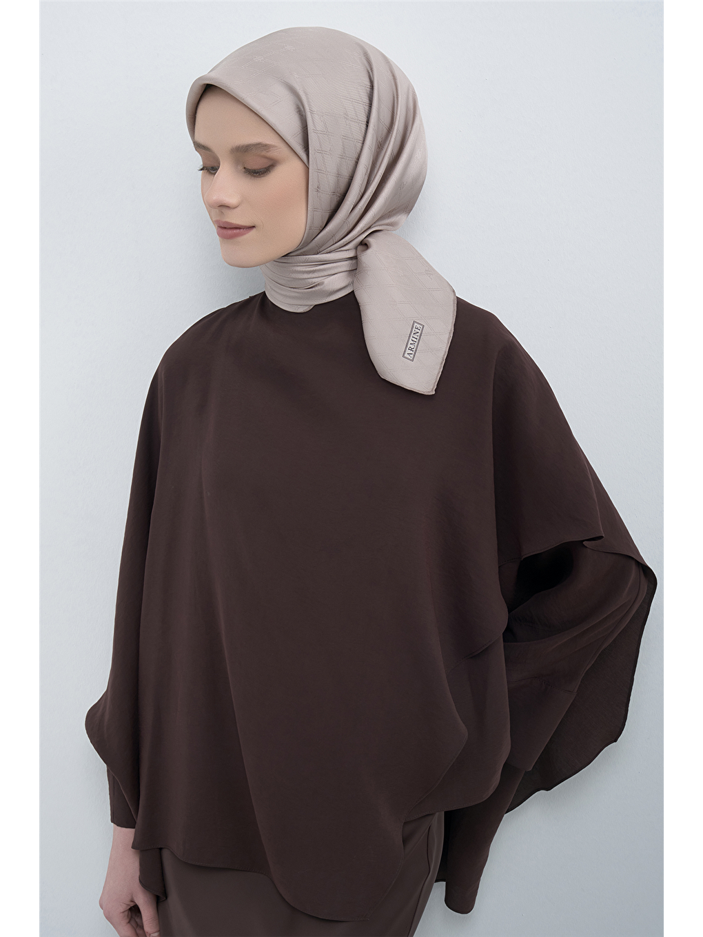 Bej Jakarlı İpek Eşarp 2003D 19-1