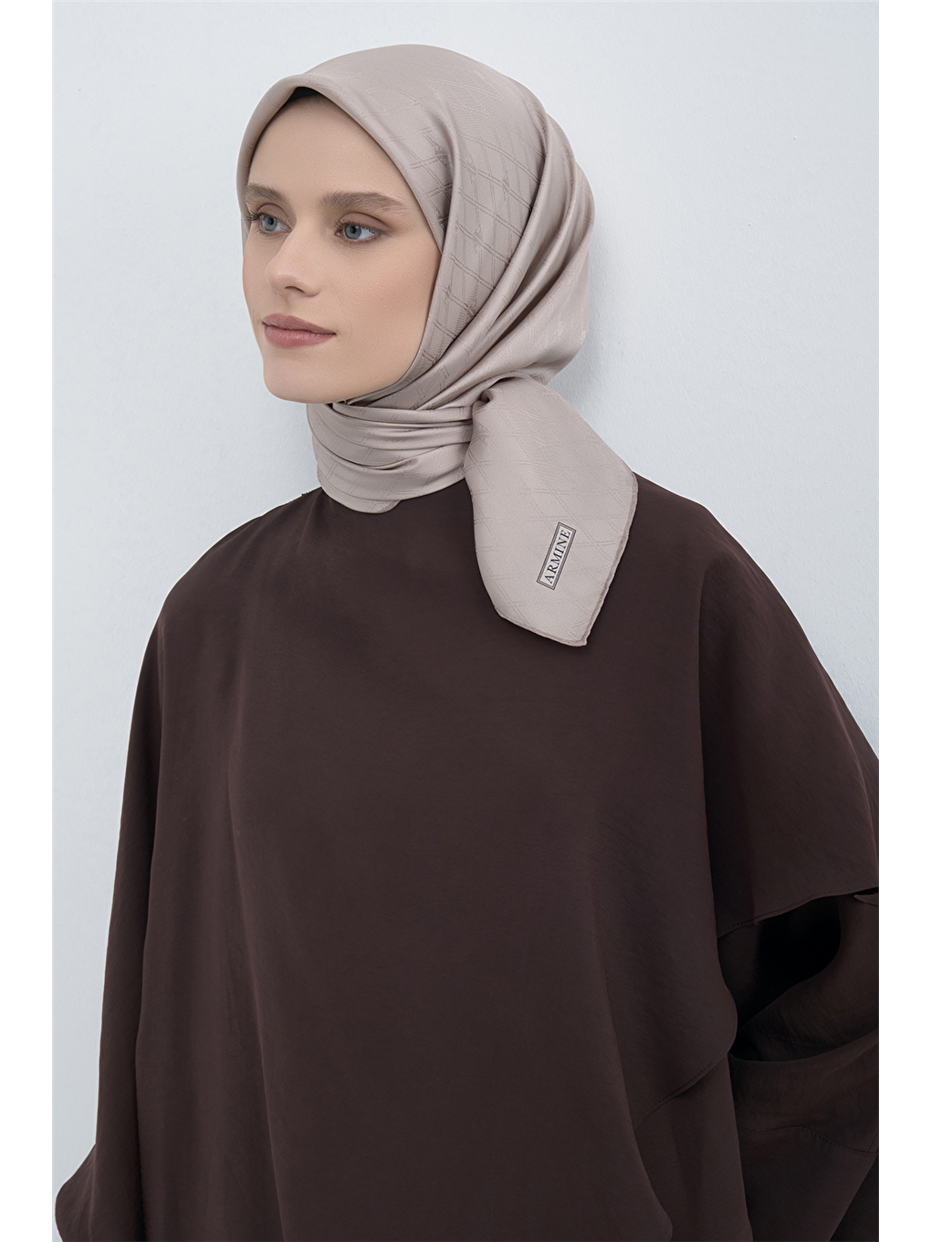 Bej Jakarlı İpek Eşarp 2003D 19-2