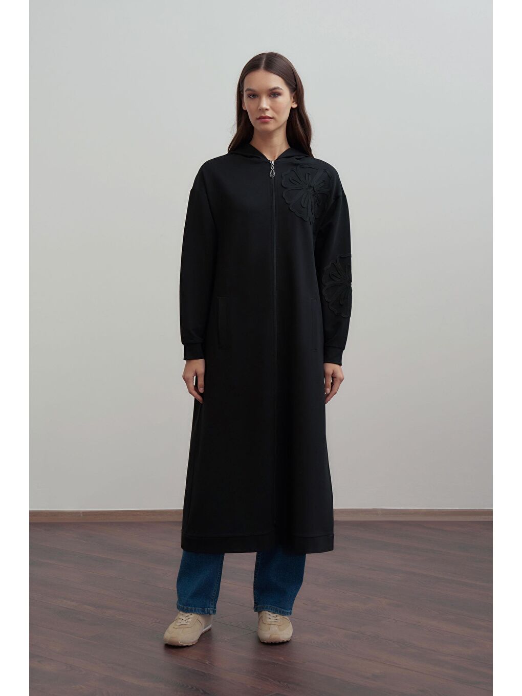 Siyah-Pamuklu Nakışlı Fermuarlı Sweat Hırka