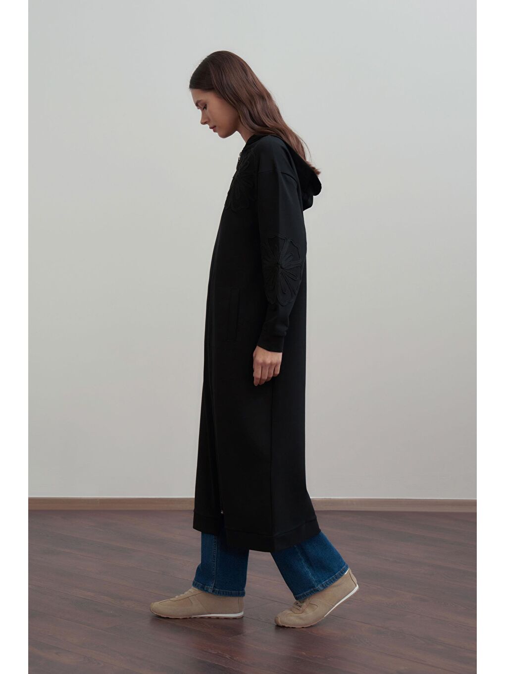 Siyah-Pamuklu Nakışlı Fermuarlı Sweat Hırka-1
