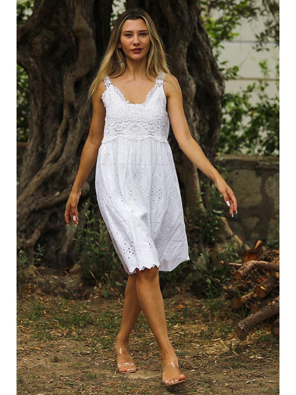 İtalyan Beyaz Askılı Dantelli Fistolu Dokuma Casual Elbise-3