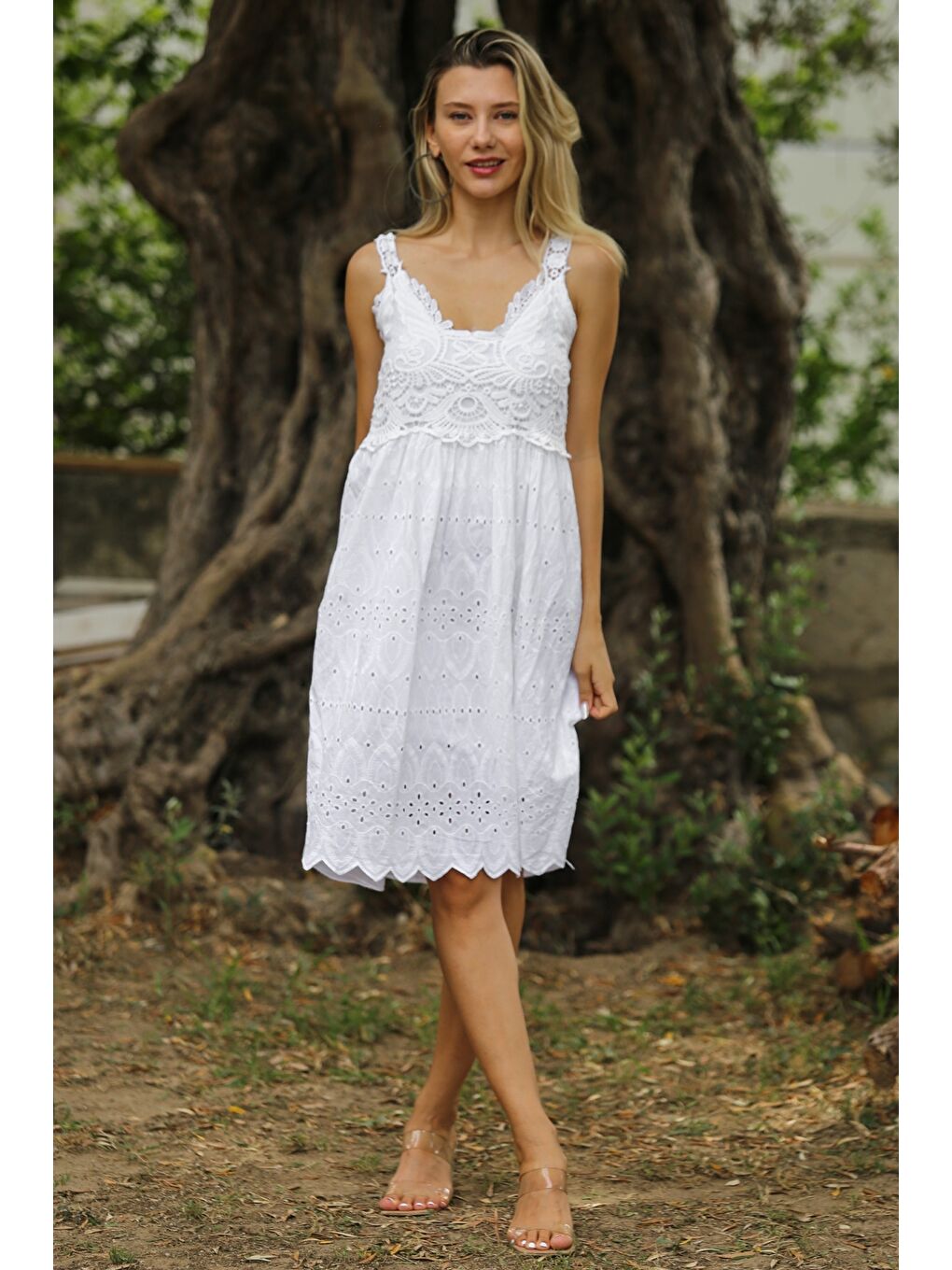 İtalyan Beyaz Askılı Dantelli Fistolu Dokuma Casual Elbise-5