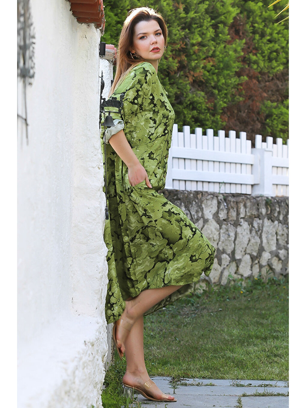 Açık Yeşil Hakim Yaka Düğmeli Uzun Kollu Gizli Cepli Casual Viskon Dokuma Elbise 125 65-4