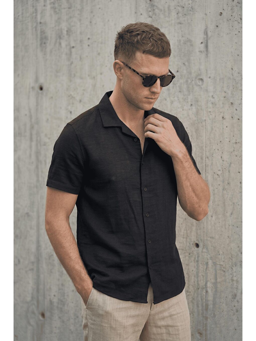 Siyah Alfio Erkek Apaş Yaka Kendinden Dokulu Kısa Kollu Yazlık Gömlek-2