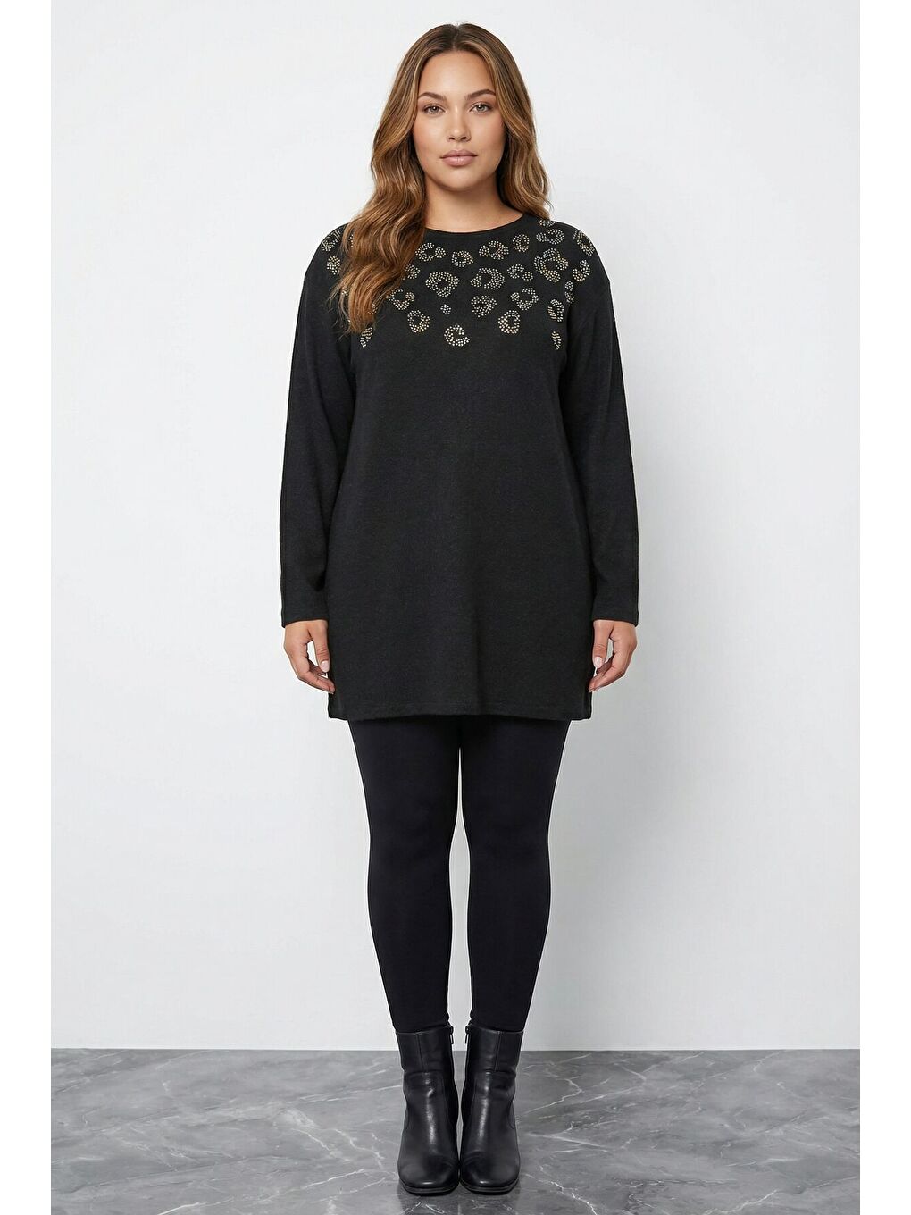 Büyük Beden Yumoş Dokulu Siyah Taşlı Tunik Kazak 520926-1