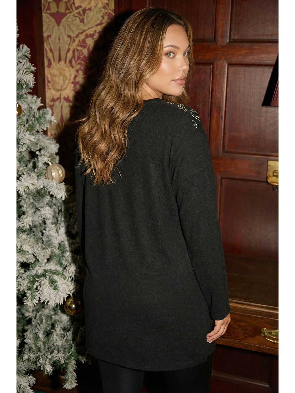 Büyük Beden Yumoş Dokulu Siyah Taşlı Tunik Kazak 520926-4