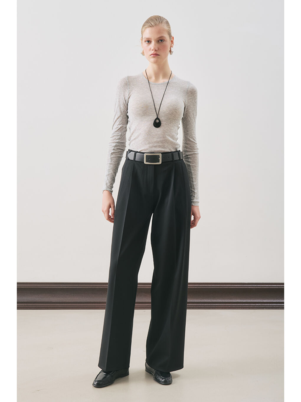 Dına Pile Detaylı Pantolon Siyah-1