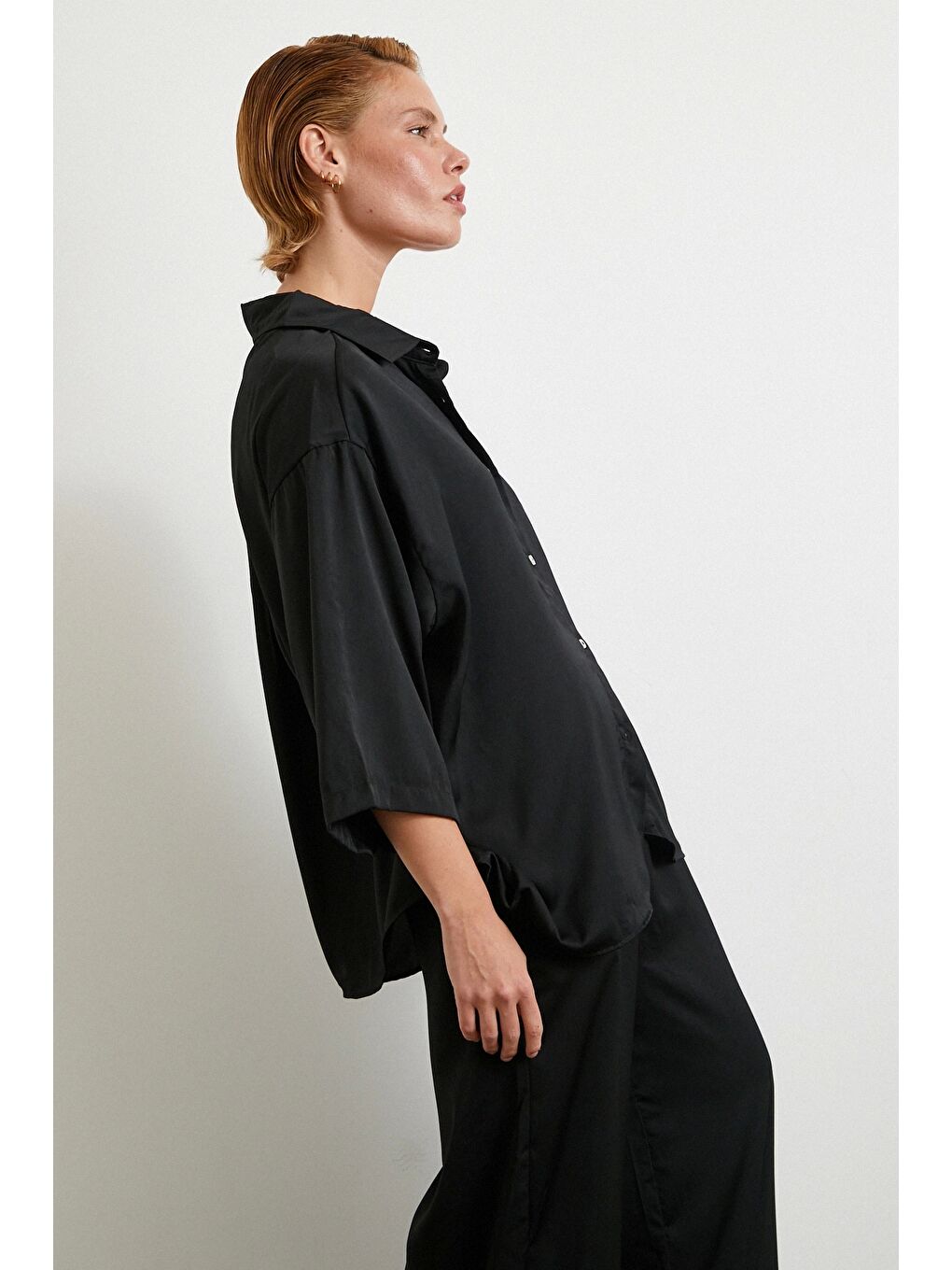 Dökümlü Romantik Gömlek Siyah-2