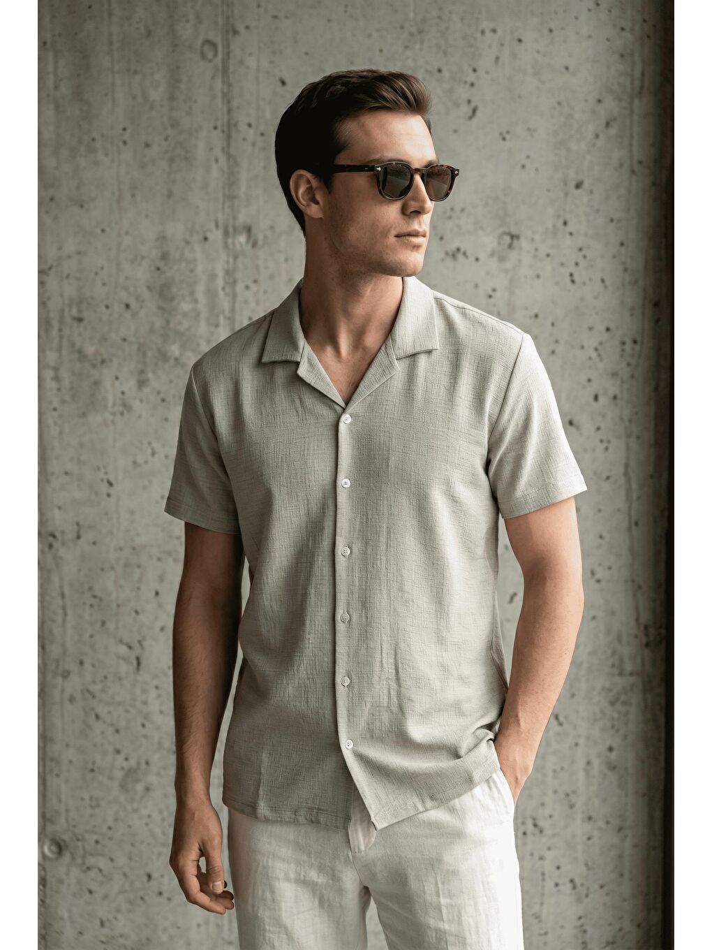 Bej Alfio Erkek Apaş Yaka Kendinden Dokulu Kısa Kollu Yazlık Gömlek