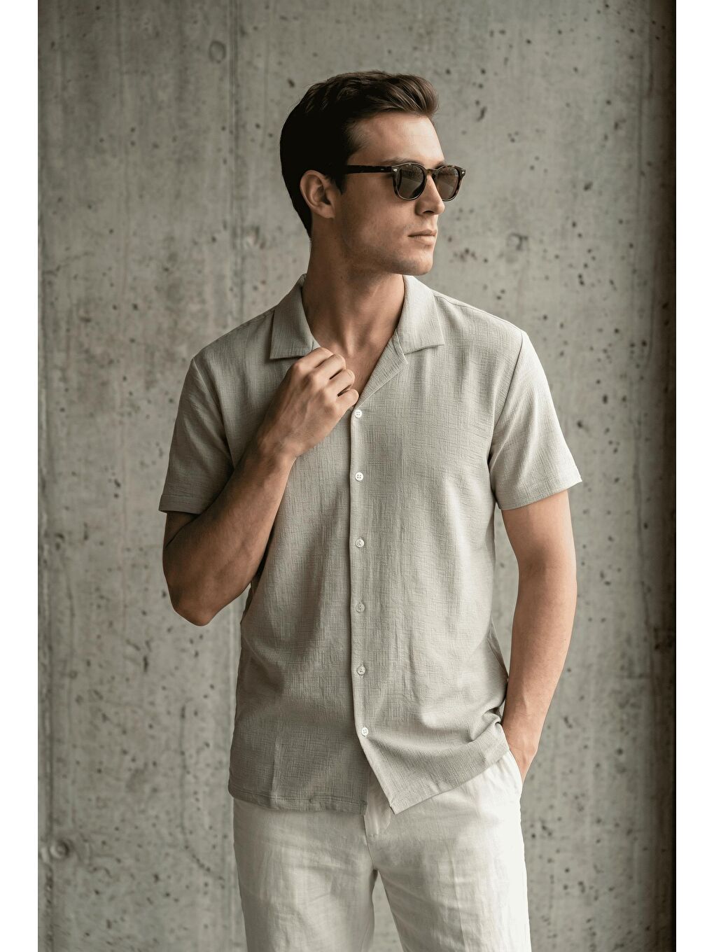 Bej Alfio Erkek Apaş Yaka Kendinden Dokulu Kısa Kollu Yazlık Gömlek-1