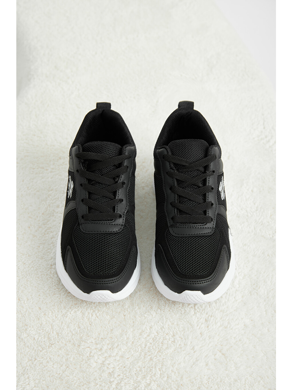 Kadın Siyah Beyaz Rahat Kalıp Faylon Tabanlı Sneaker-1