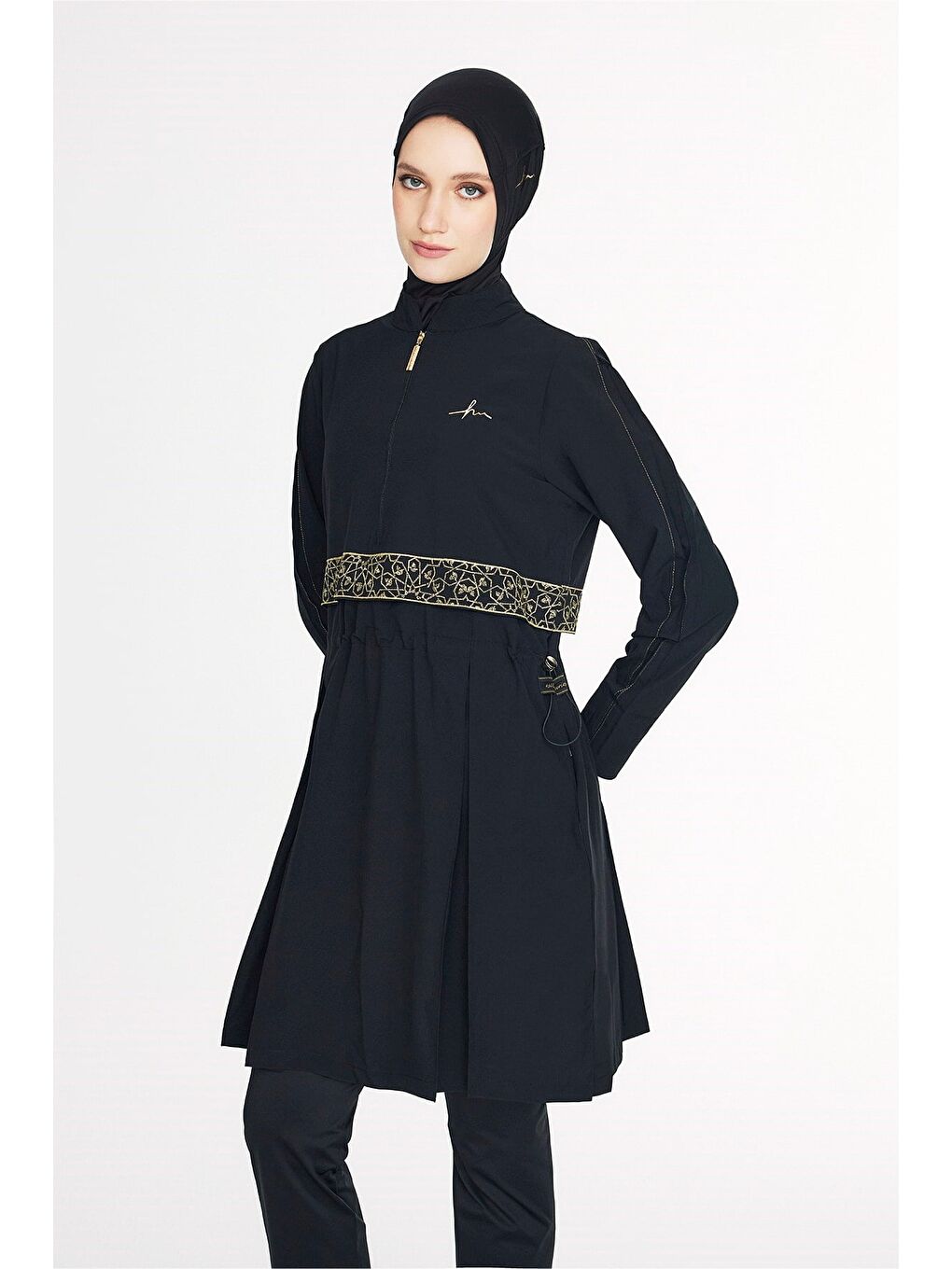 Siyah Vaha Koleksiyonu Altın Renk Nakış Detaylı 5 Parça Tam Tesettür Mayo Takımı 5086-4